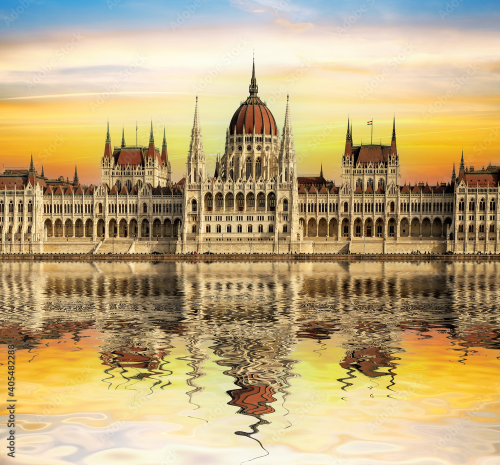 Naklejka premium Budapest parliament at sunset Hungary
