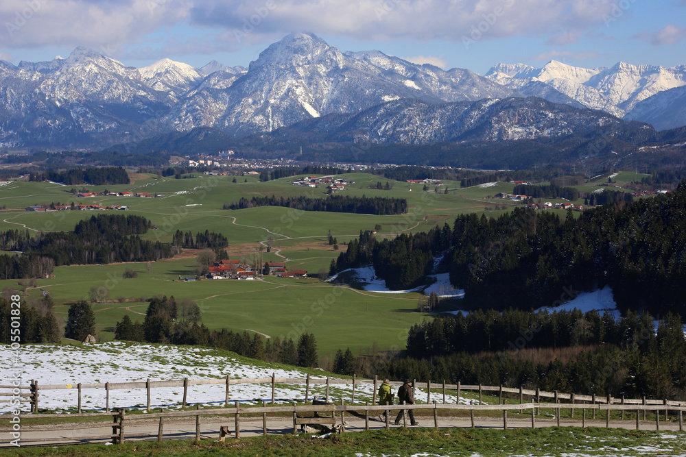 Blick von der Schloßbergalm auf die Allgäuer Alpen