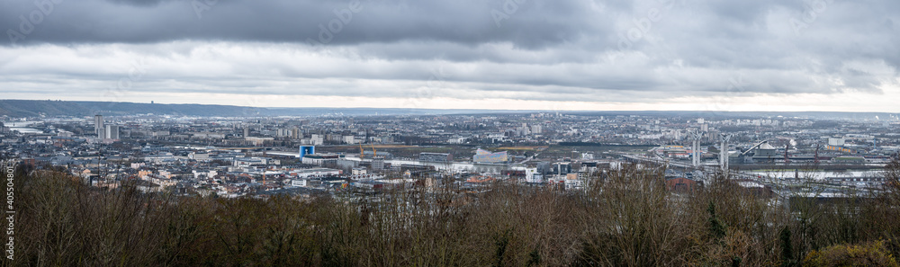 Panorama de la ville de rouen, fusion de plusieurs photo