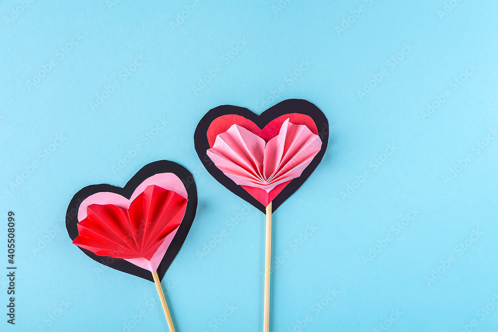 DIY and kid's creativity. Step by step instruction: how to make paper valentine heart on wooden stick. Step7 turn off and glue heart like accordion to hearts on stick. Craft for Valentines day. DIY and kid's creativity. Step by step instruction: how to make paper valentine heart on wooden stick. Step7 turn off and glue heart like accordion to hearts on stick. Craft for Valentines day.
