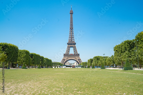 Eiffel Tower - Paris - France © Diego