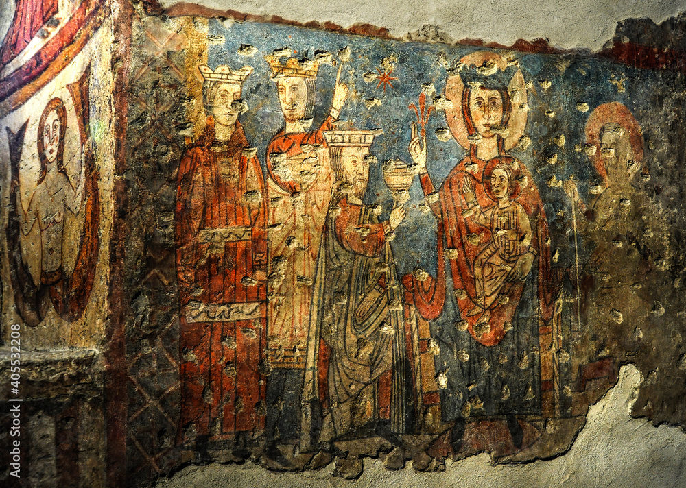 Frescoes from the 13th and 18th centuries have survived in the castle chapel. Some of the ancient frescoes were partially covered by later building structures.     