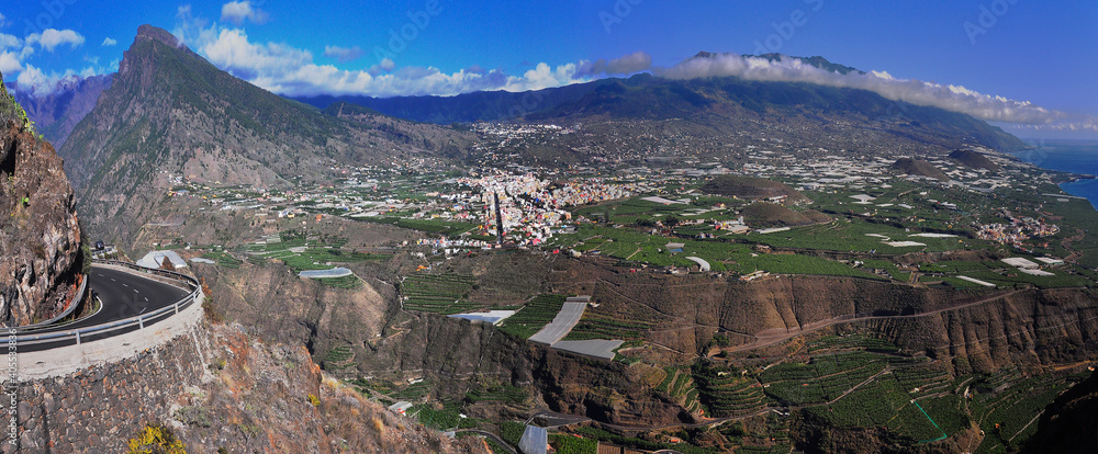 Naklejka premium Tazacorte von oben, Blick von Montana la Laguna, Insel La Palma, Kanaren, Spanien, Europa, Panorama