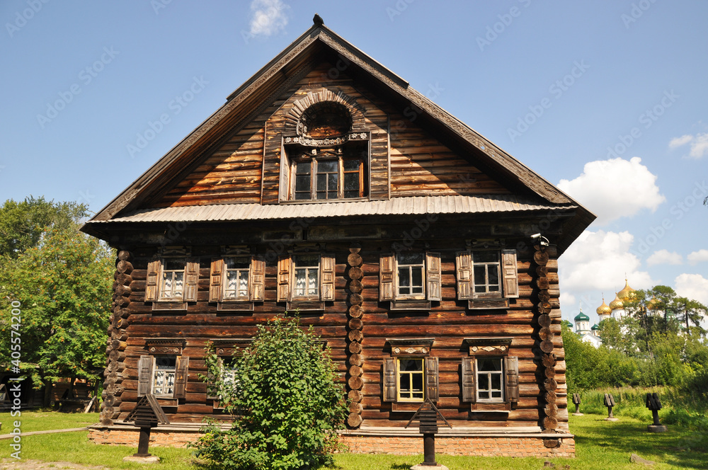 Museum Kostroma Sloboda, the city of Kostroma July 20, 2020. An old house made of logs.
