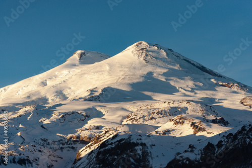 Quadro su tela Mount Elbrus in winter
