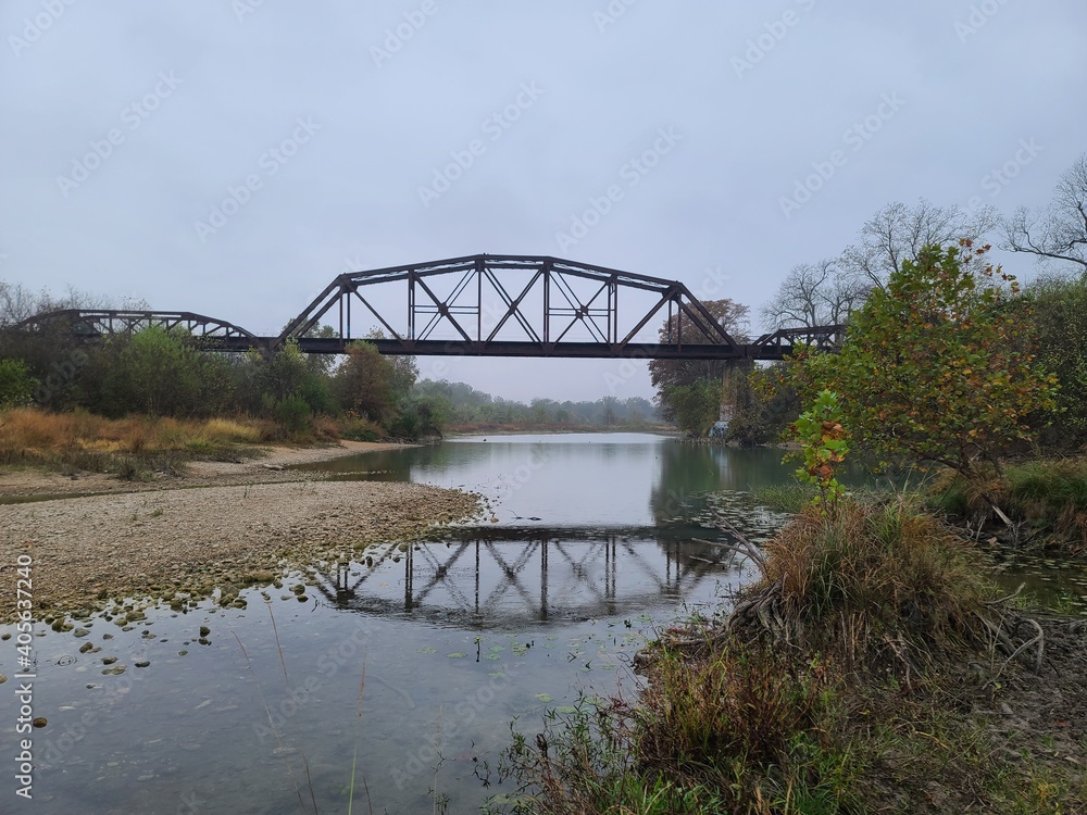 Obraz premium Truss bridge over Blanco River
