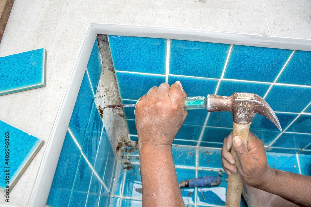 Installation of tiles in swimming pool construction.Construction Pool ...