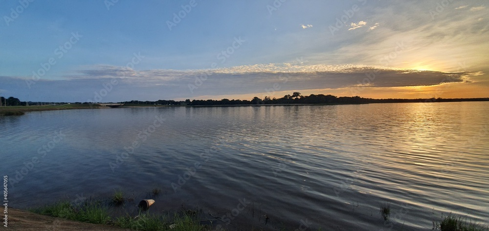 Fototapeta premium sunset over the lake