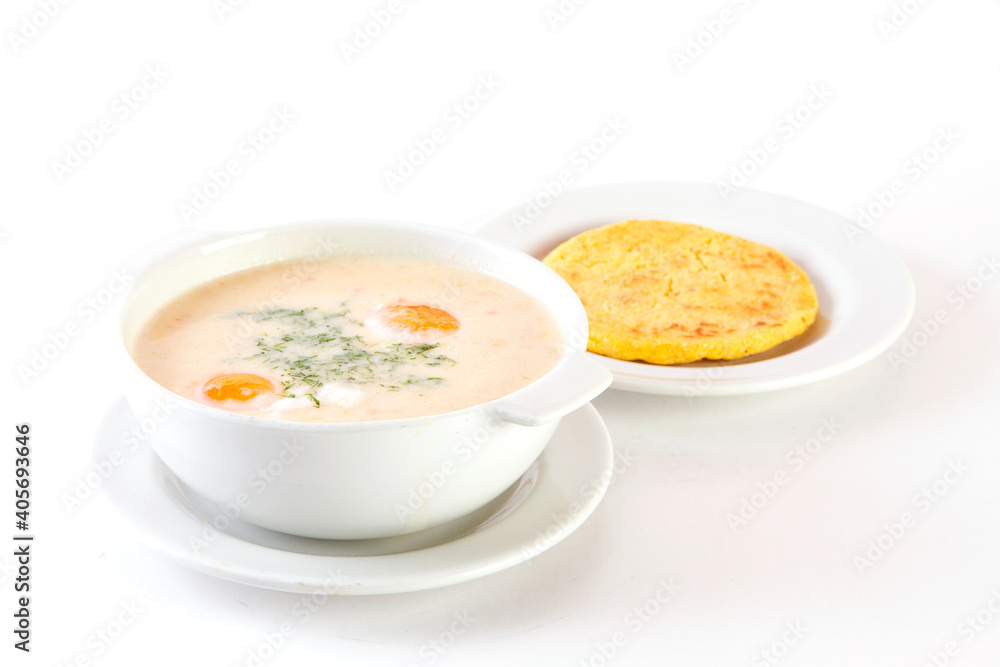 Caldo de huevo con arepa Caldo de huevo con arepa
