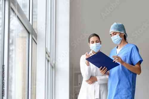 Portrait of female doctors ...