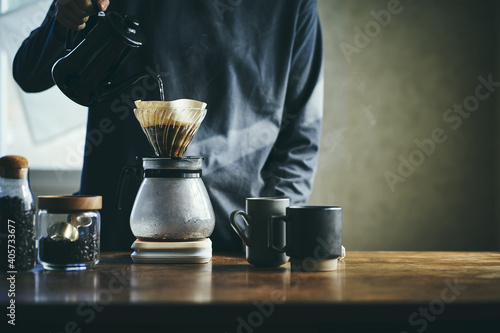 コーヒーを淹れる