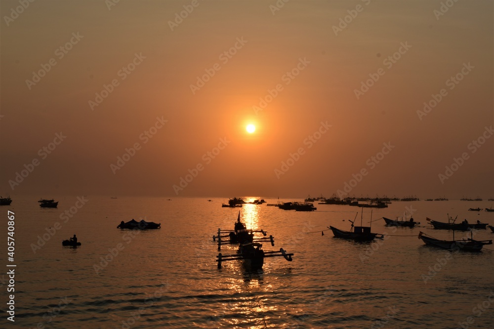beautiful sunrise on the beach horizon with the silhouette traditional fisherman boat beautiful sunrise on the beach horizon with the silhouette traditional fisherman boat