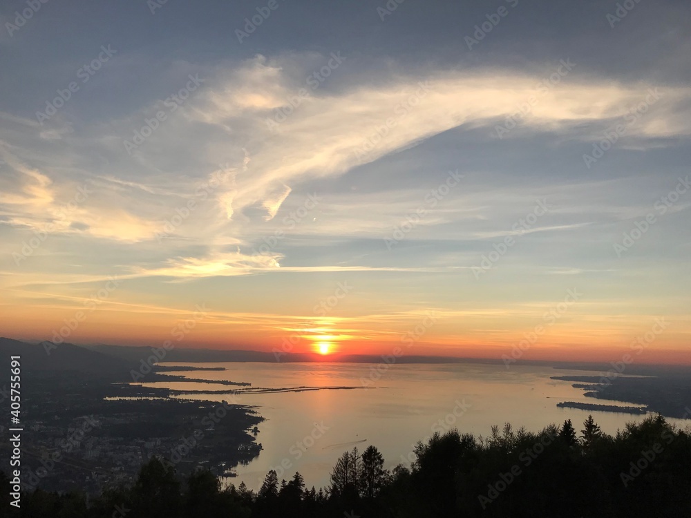 Fototapeta premium sunset over the lake