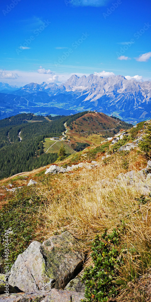 Blick vom Krahbergzinken auf das Dachsteingebirge
