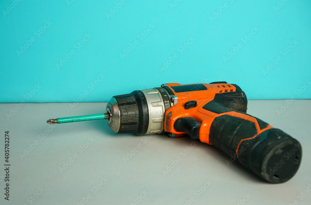 Foto de Cordless combination drill for use as a regular drill and