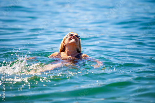 Wallpaper Mural Genussbaden_8887 Torontodigital.ca