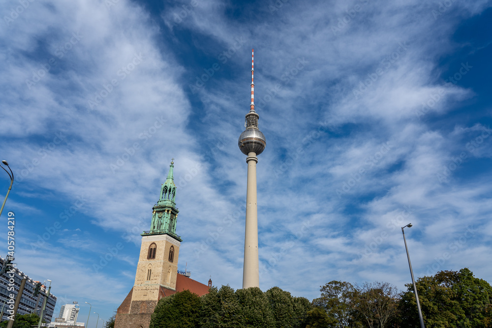 Obraz premium Berliner Fernsehturm Berlin Fernsehturm Deutschland Alexanderplatz Weltzeituhr TV Turm 