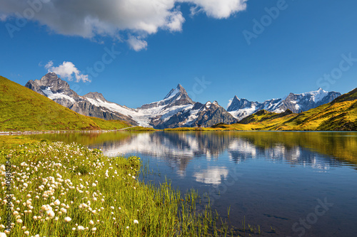 Obraz na płótnie Sunrise view on Bernese range above Bachalpsee lake. Popular tourist attraction. Location place Swiss alps, Grindelwald valley, Europe. w salonie