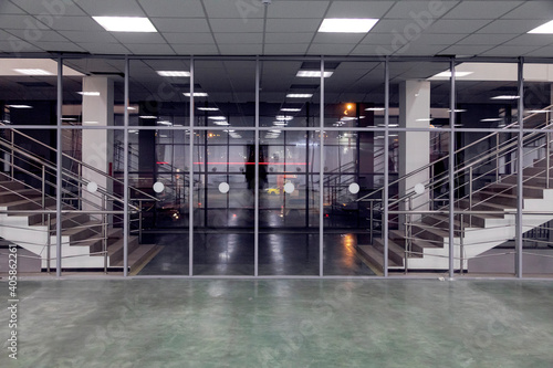 Foto Empty light commercial space