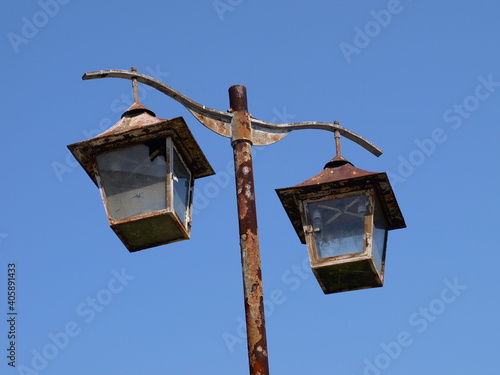 Stara latarnia w stylu retro