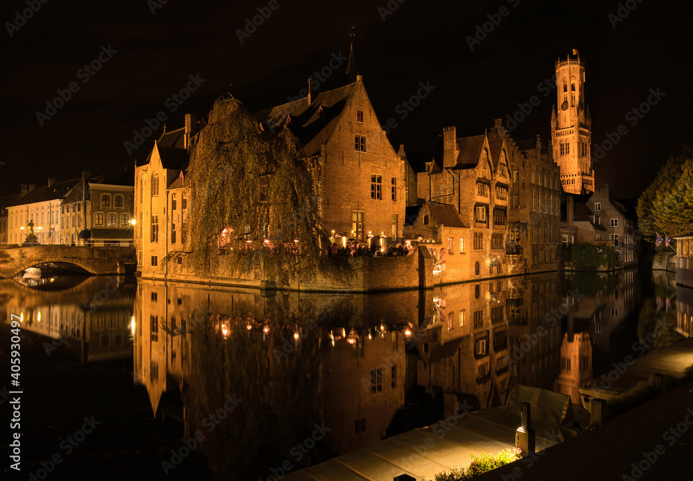 The centre of Bruges by night