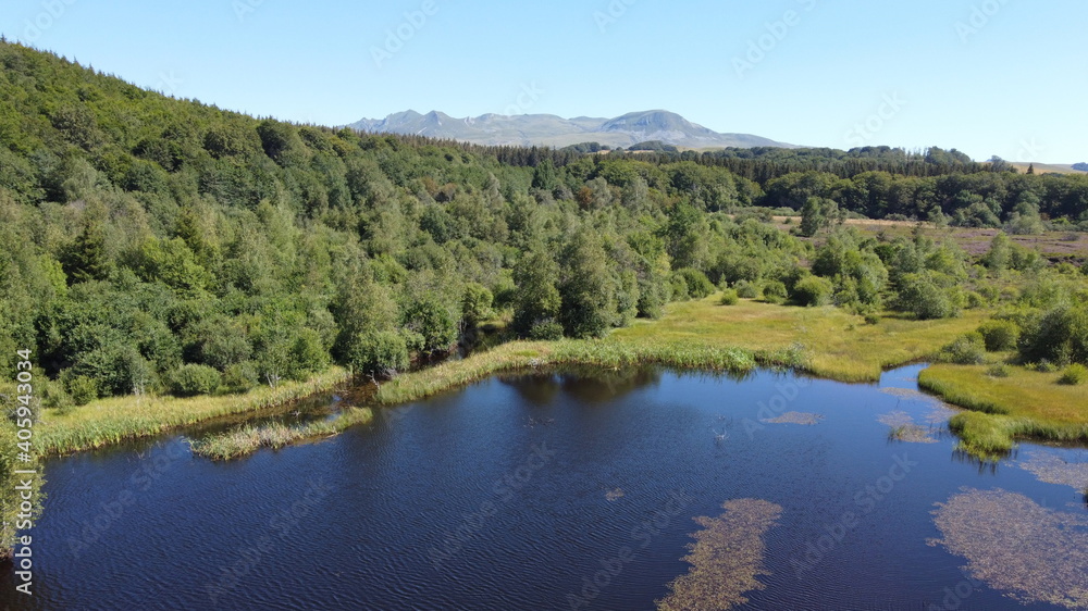 Naklejka premium lacs et volcans d'Auvergne autour du puy de Sancy
