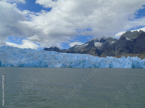 Lago y Glaciar Grey. Patagonia Chilena