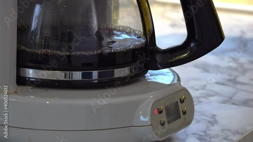 Using a filter coffe machine in the morning