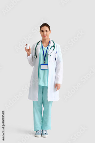 Portrait of female doctor w...