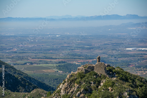 Paisaje mediterráneo en el Penedés. paseo hasta el Montmell. photo