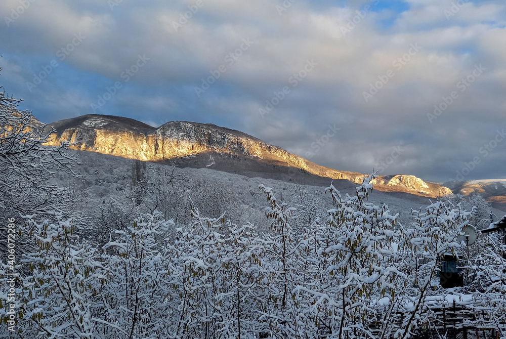 Obraz premium Crimean peninsula. The first snow fell in the mountainous Crimea.