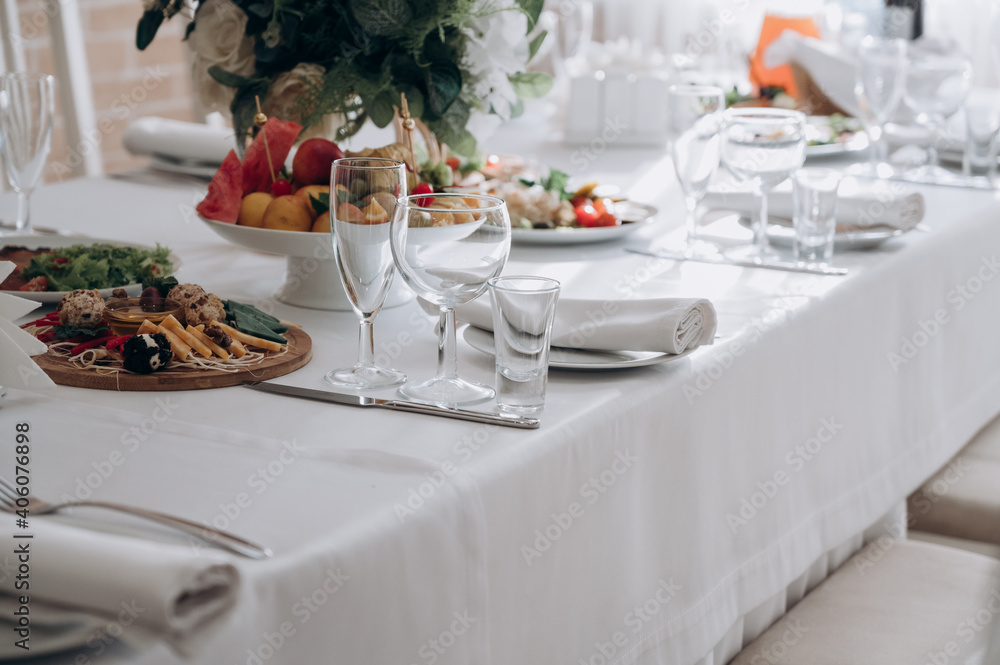 Fototapeta premium set table in the restaurant