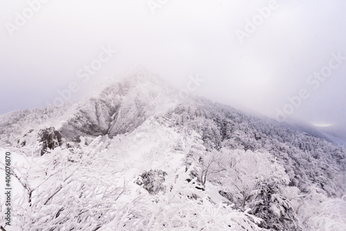 Winter climbing and scenery at Gongen Giboshi