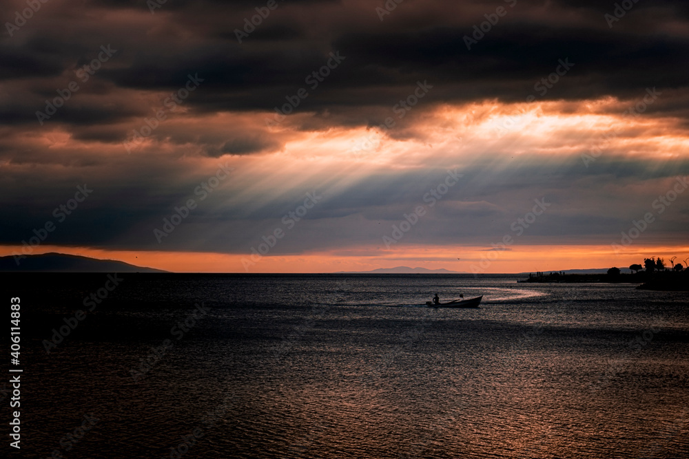 Obraz premium sunset over the sea