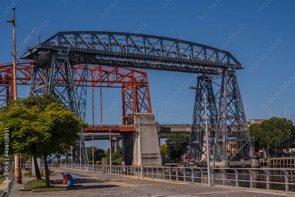 Puente Nicolás Avellaneda y Transbordador en el barrio de la Boca. Puente Nicolás Avellaneda y Transbordador en el barrio de la Boca.
