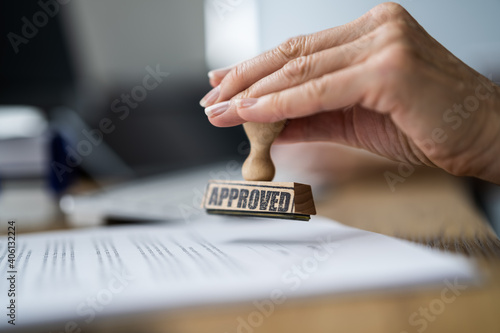 Billede på lærred Approve Document And Work Permit Stamp