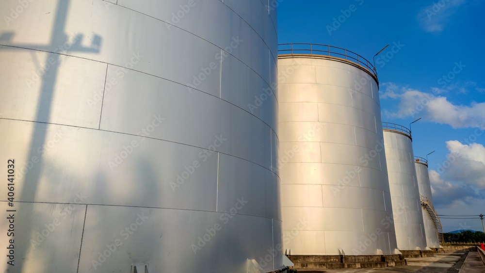 Oil storage tank In industrial areas. Crude oil storage plant For export. Palm oil factories in Asia. Within the industrial plant. Zone tank storage industrial 