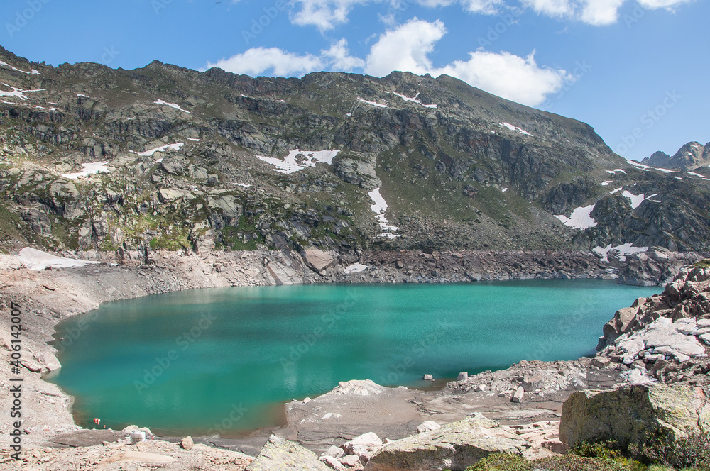 Andorra. Estanys de Juclà. Paisaje de alta montaña de los Pirineos.