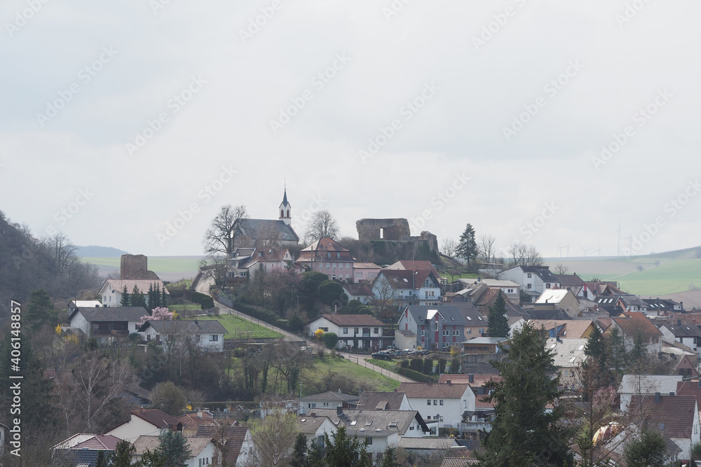 Neu-Bamberg with its castle ruins Neu-Baumburg, Rheinland-Pfalz, Germany