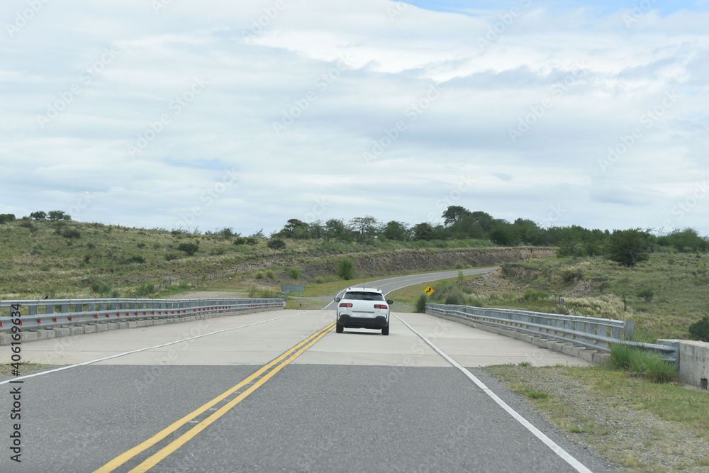 Fototapeta premium Curva en traslasierra