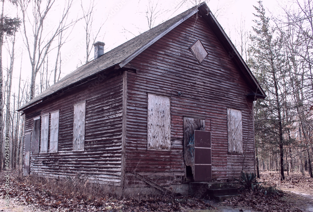 Obraz premium old abandoned house