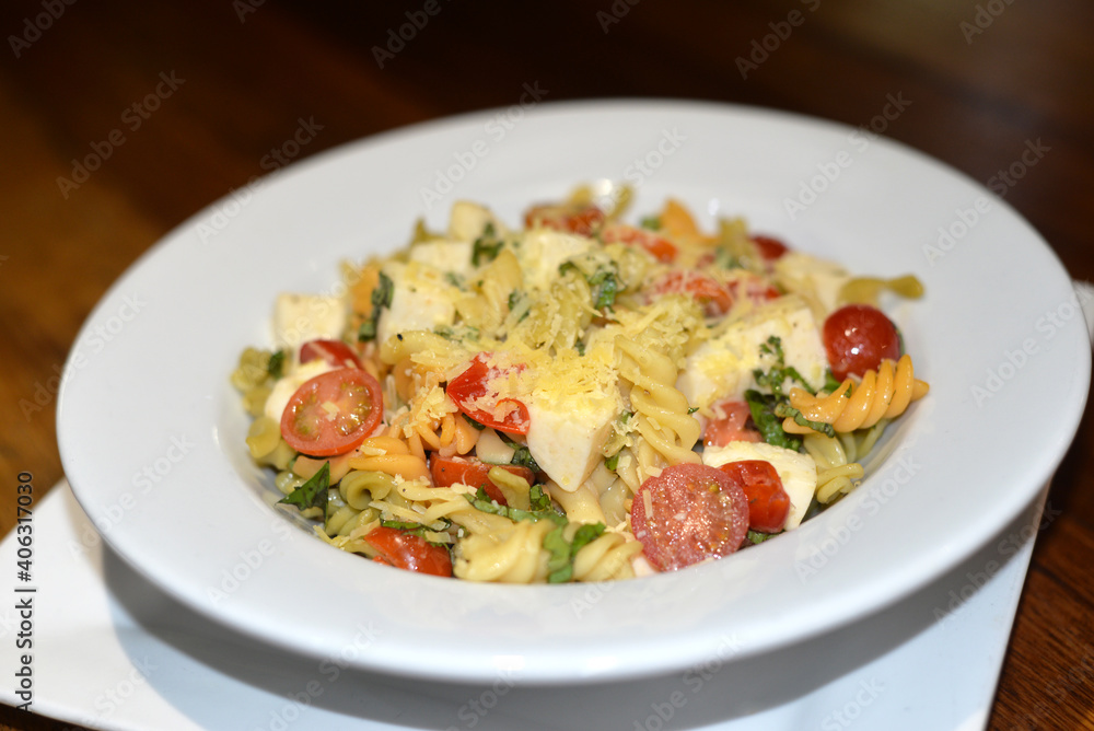 ensaladas, tomates, pasta, queso, ensalada fria 