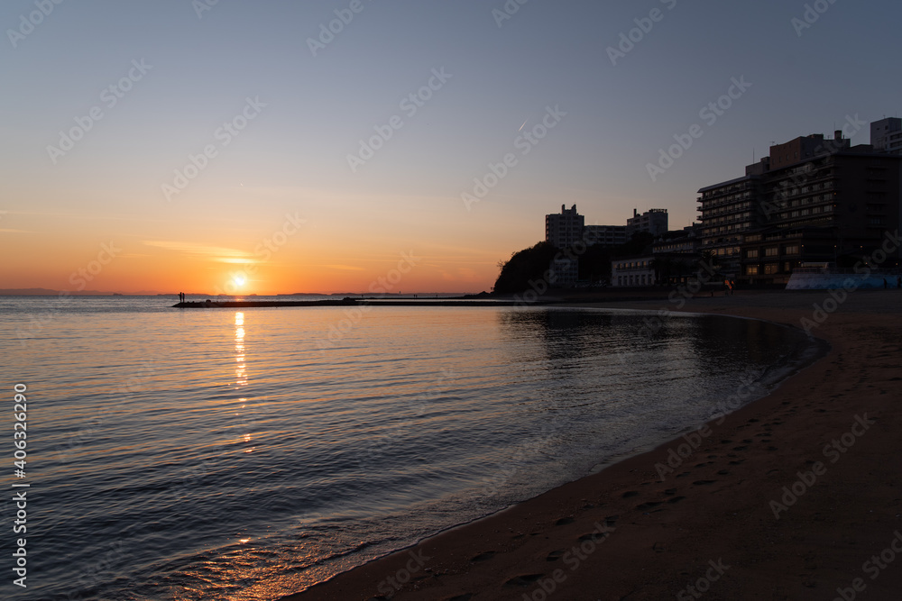 夕日が沈む西浦パームビーチ
