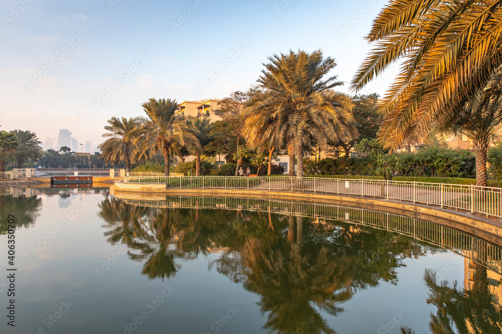 Fototapeta premium sunrise in dubai Green Lakes