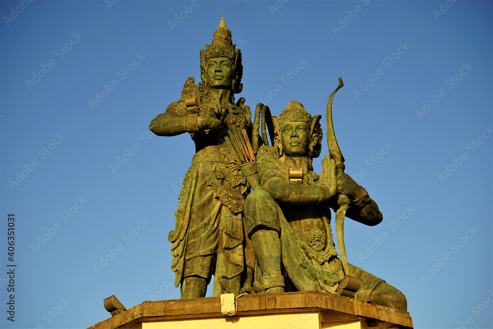 Arjuna and Kresna statue at Nusa Dua Beach, Bali, Indonesia - クリシュナ アルジュナ 銅像 ヌサドゥア バリ インドネシア