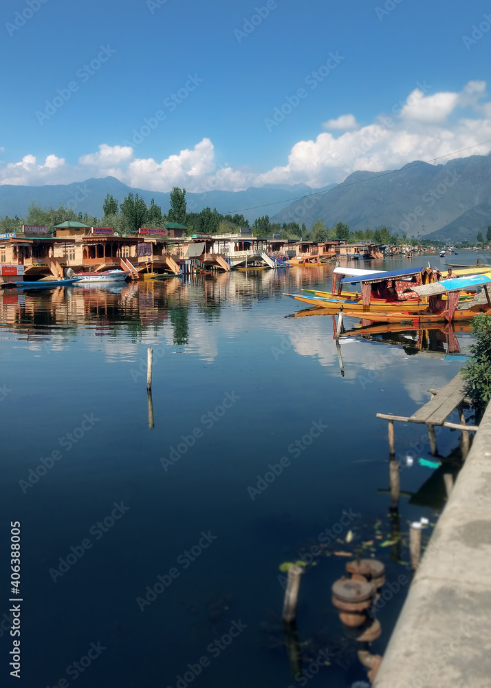 Beautiful view of Dal lake in Srinagar, India