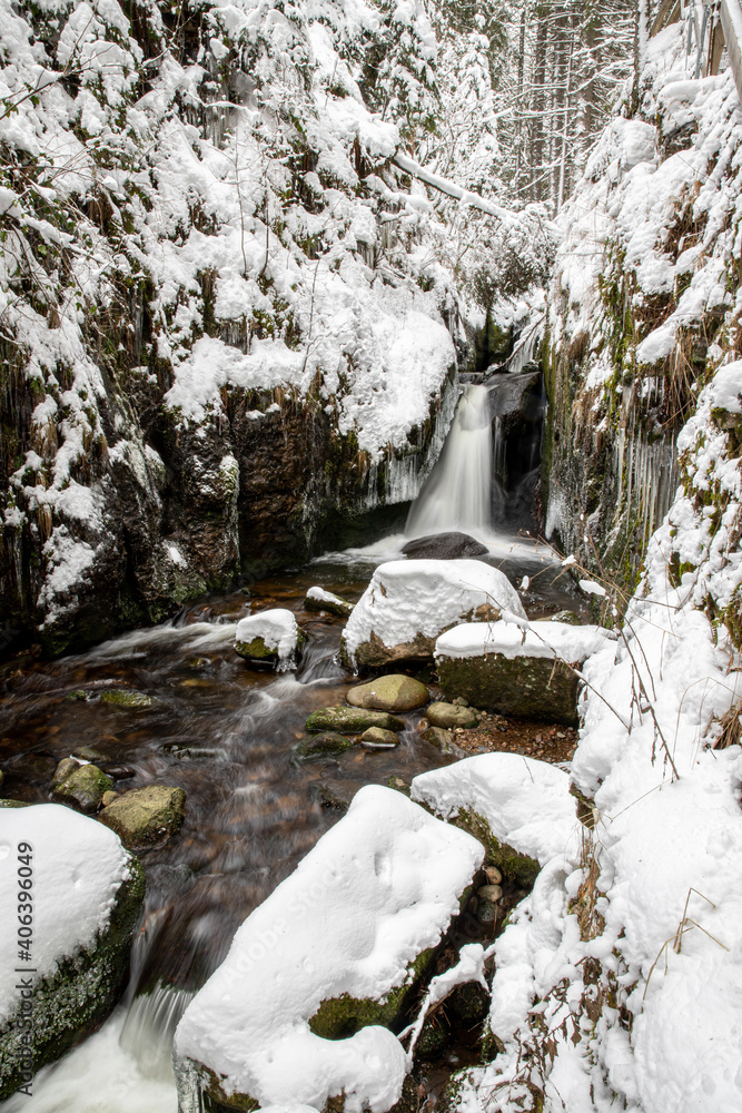 Obraz premium Mittlere Kaskade am Menzenschwander Wasserfall