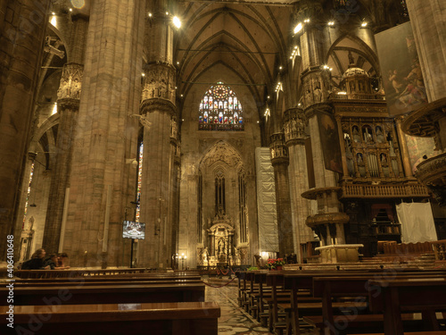 【ミラノ】イタリアが誇る世界最大級のゴシック建築/ミラノ大聖堂（ドゥオモ）内部