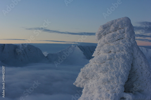Fotografie triangulation sign in the mountains