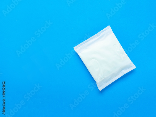 The women's sanitary pads have not been wrapped. Put on a blue background